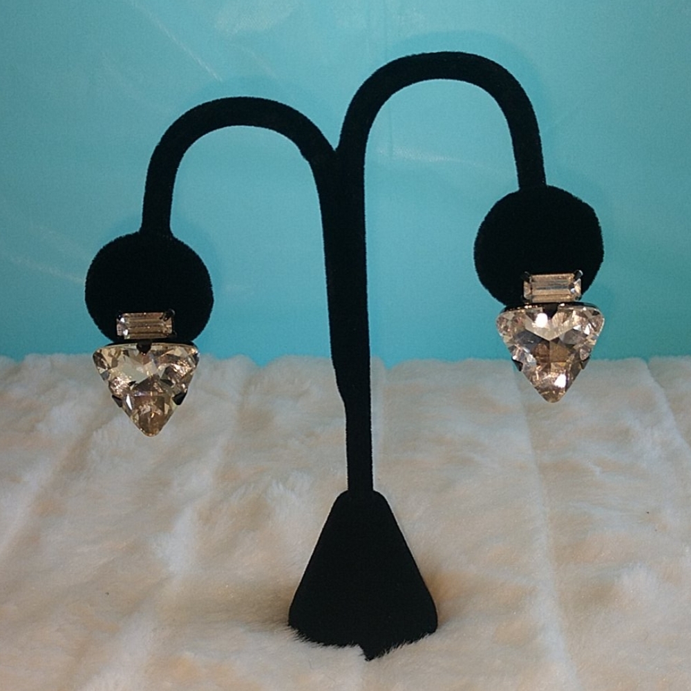 Chic rhinestone earrings
